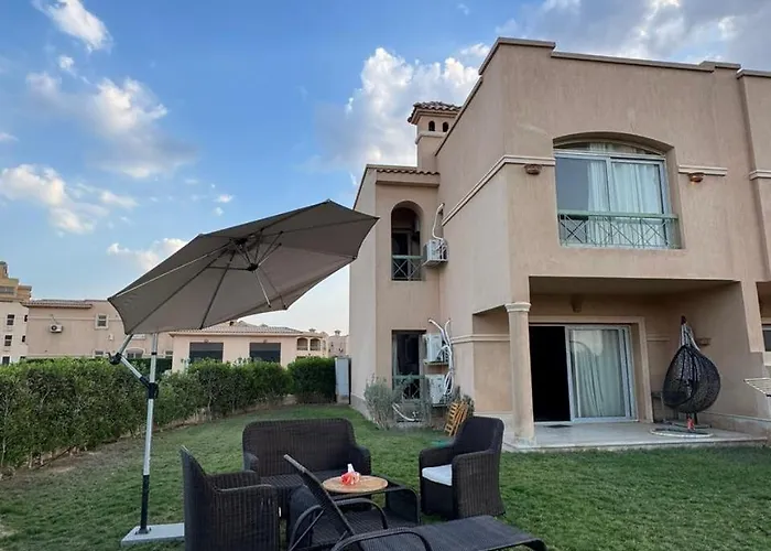 ڤيلا بجاردن في كومبوند لاڤيستا توباز العين السخنه Villa