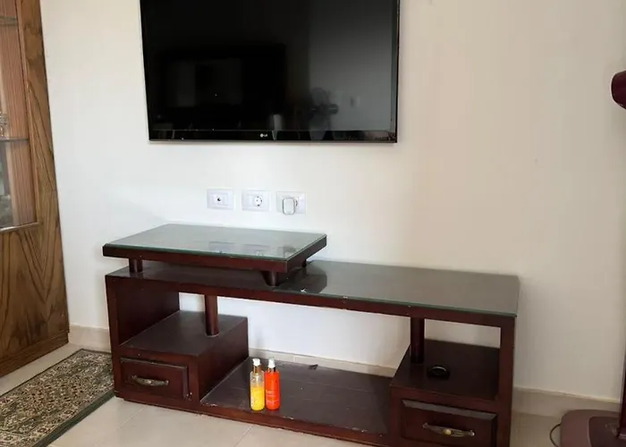 ڤيلا بجاردن في كومبوند لاڤيستا توباز العين السخنه Villa *